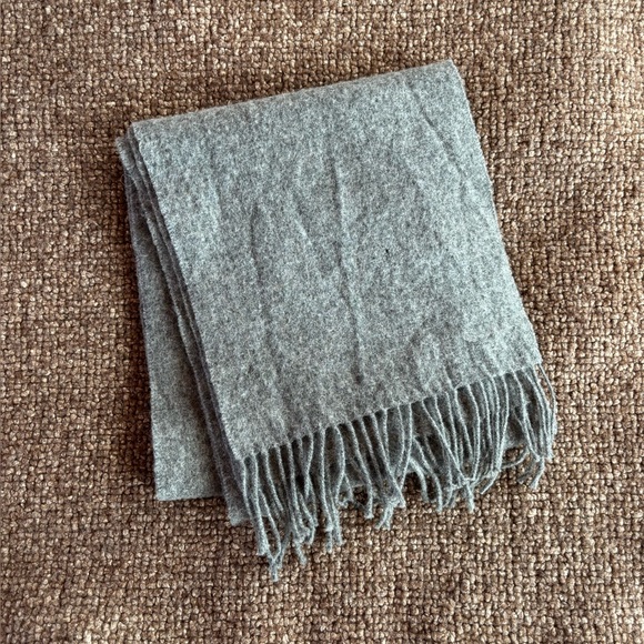 Pure Wool Scarf - Picture 5 of 7